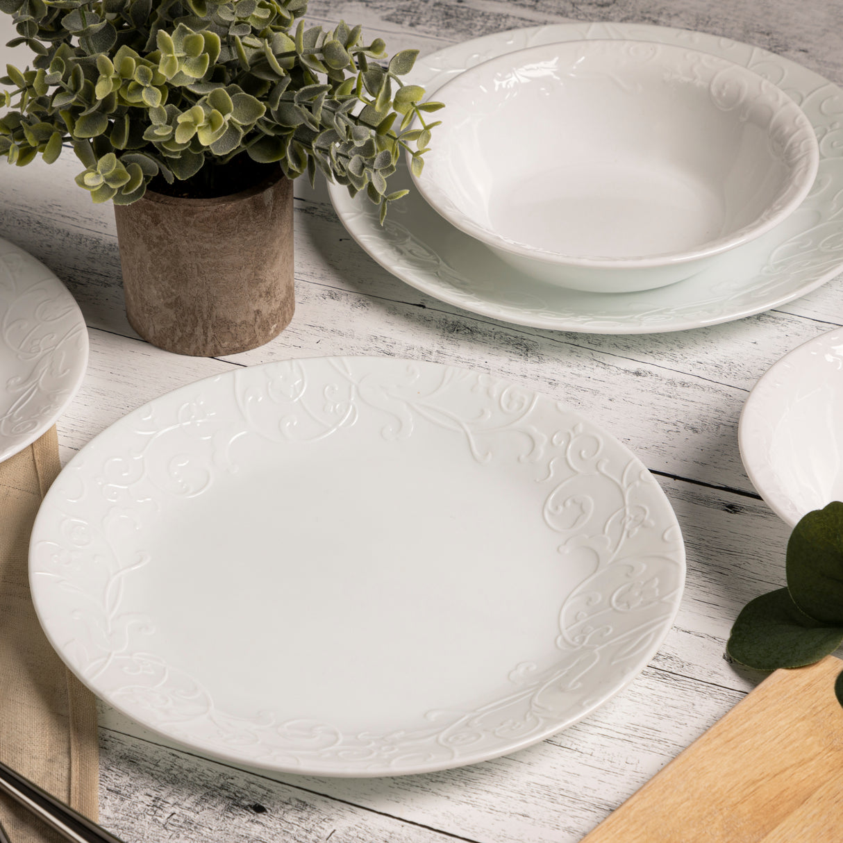 Corelle® Bella Faenza 18-piece Dinnerware Set, Service for 6