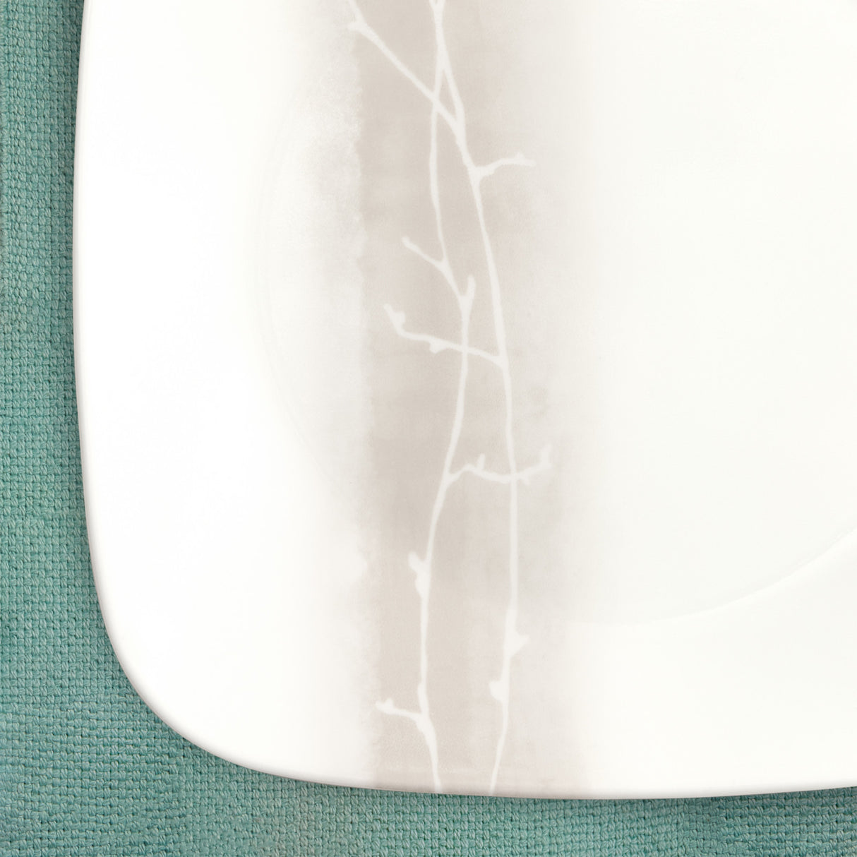 up close image of Wandering Grove 9" salad plate pattern