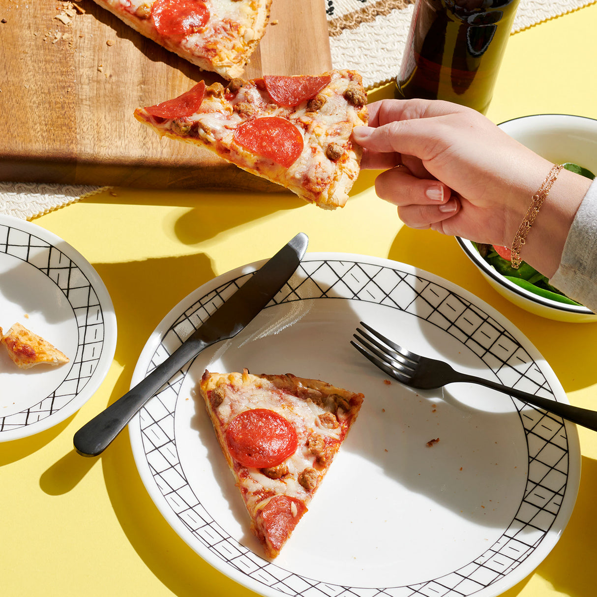 Corelle® Delicate Grid 18-piece Dinnerware Set, Service for 6