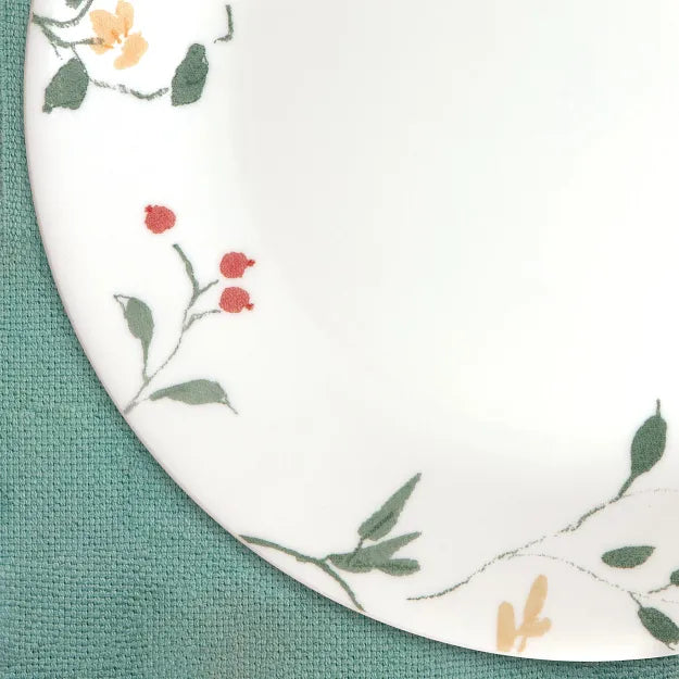 up close view of Wildflower Scatter dinnerplate