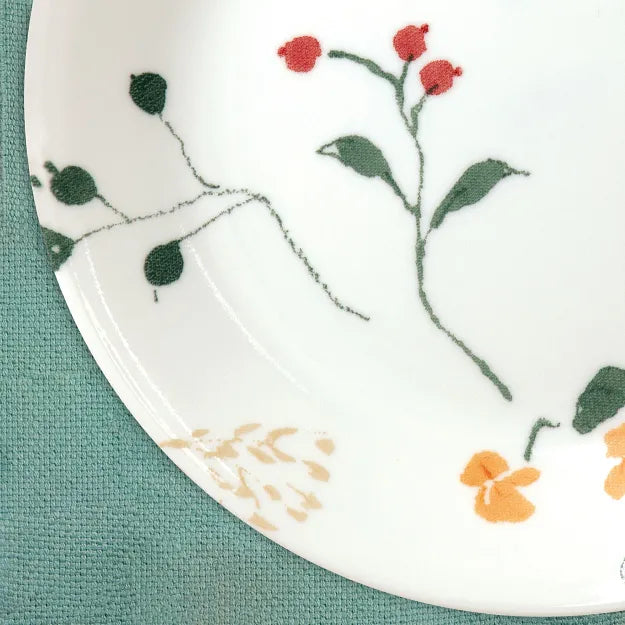 up close view of 8.5" salad plate
