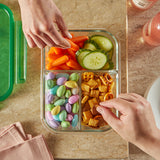 Mealbox 3-compartment glass food container with food inside