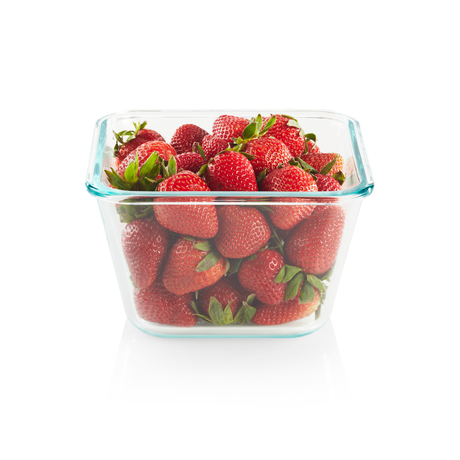 Snapware Total Solution 6.5-cup storage with strawberries