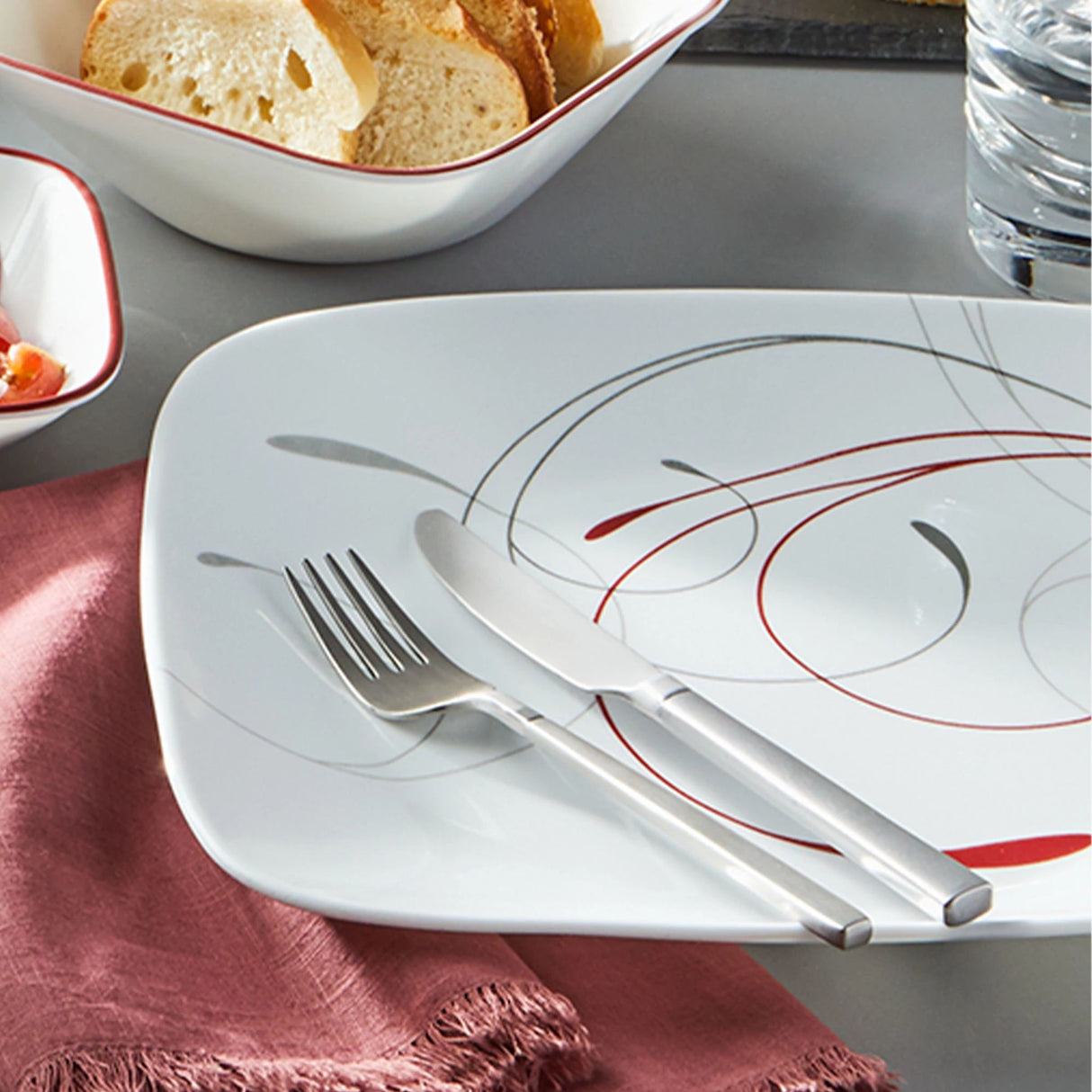  Square Splendor dinnerplate and cereal bowl with food inside