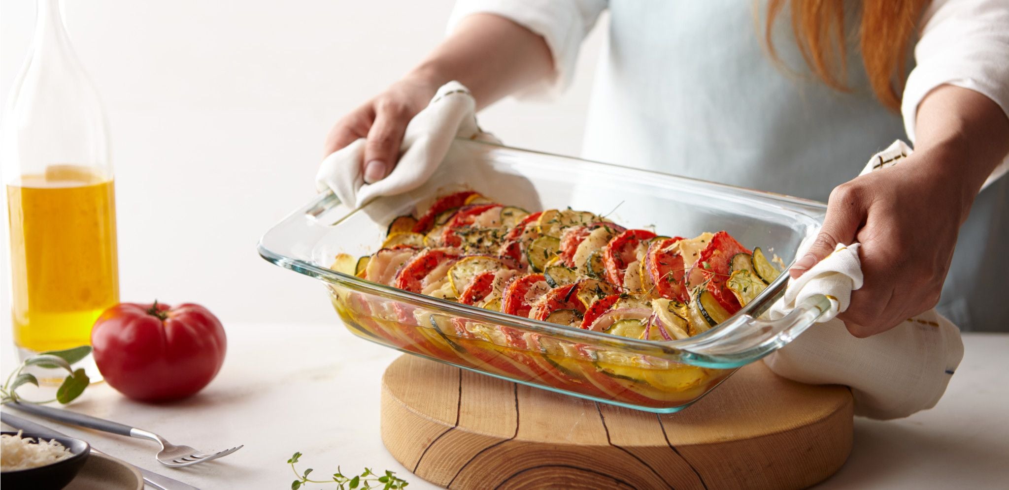 Pyrex Easy Grab 4 piece Rectangular Glass Bakeware Set with Red Lids